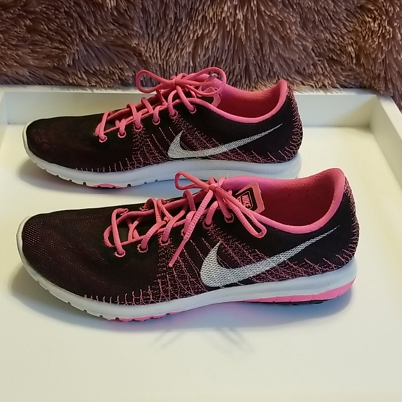 Nike athletic shoes - Picture 4 of 6
